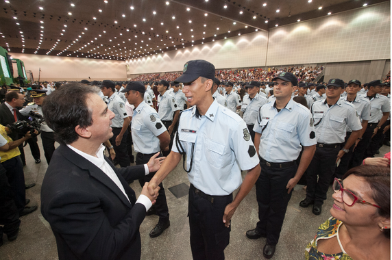 A região da Parangaba, em Fortaleza, recebe reforço do Batalhão de Policiamento de Rondas e Ações Intensivas e Ostensivas (BPRaio) neste sábado (11). As novas equipes do policiamento motorizado serão apresentadas à população pelo governador Camilo Santana (PT). A ação integra a segunda fase de ampliação do policiamento motorizado, após a regionalização no Interior