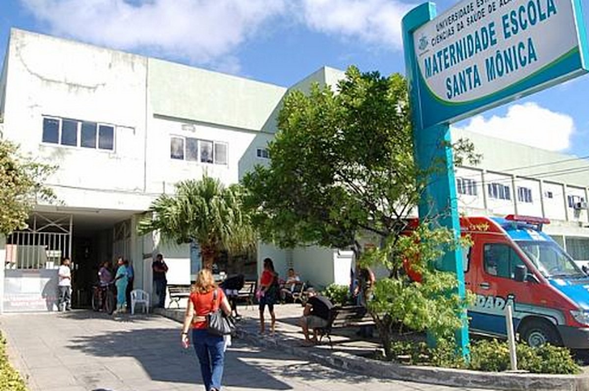 O governador Renan Filho assinou a nomeação dos 158 aprovados da reserva técnica do concurso para a Universidade Estadual de Ciências da Saúde de Alagoas (Uncisal), realizado em 2014; contratações vão possibilitar a entrada em operação dos 26 novos leitos da Maternidade Santa Mônica: 15 de UCI e 11 de UTI neonatal