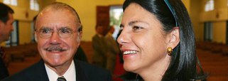 O ex-senador José Sarney e a ex-governadora Roseana Sarney participaram de um jantar junto com o líder do PMDB no Senado, Renan Calheiros (PMDB-AL); o prato principal foi conspirar contra Michel Temer; o encontro, que ocorreu na casa da senadora Kátia Abreu (PMDB-TO), em Brasília, foi dominado por críticas à política econômica e às reformas do propostas pela equipe do atual presidente; prestes a romper com Temer, Renan afirmou aos presentes que considera difícil a situação do presidente no governo. “Diziam que a (ex-presidente) Dilma (Rousseff) não tinha para onde ir, e o (presidente Michel) Temer não tem para onde ir”, disse