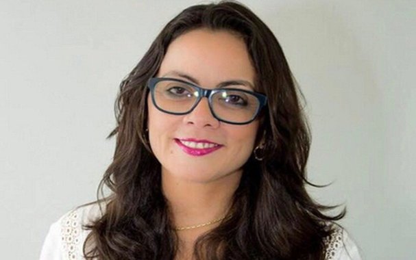 A presidente do partido Democratas (DEM), em Sergipe, Ana Alves, filha do ex-Prefeito João Alves Filho e da senadora Maria do Carmo Alves, do DEM de mesmo estado, foi presa no final da manhã desta sexta-feira (1º) por tentar induzir declarações e depoimentos de investigados e testemunhas no curso das investigações do Ministério Público; a presidente do DEM é investigada por participação em peculato, formação de organização criminosa e obstrução de investigação