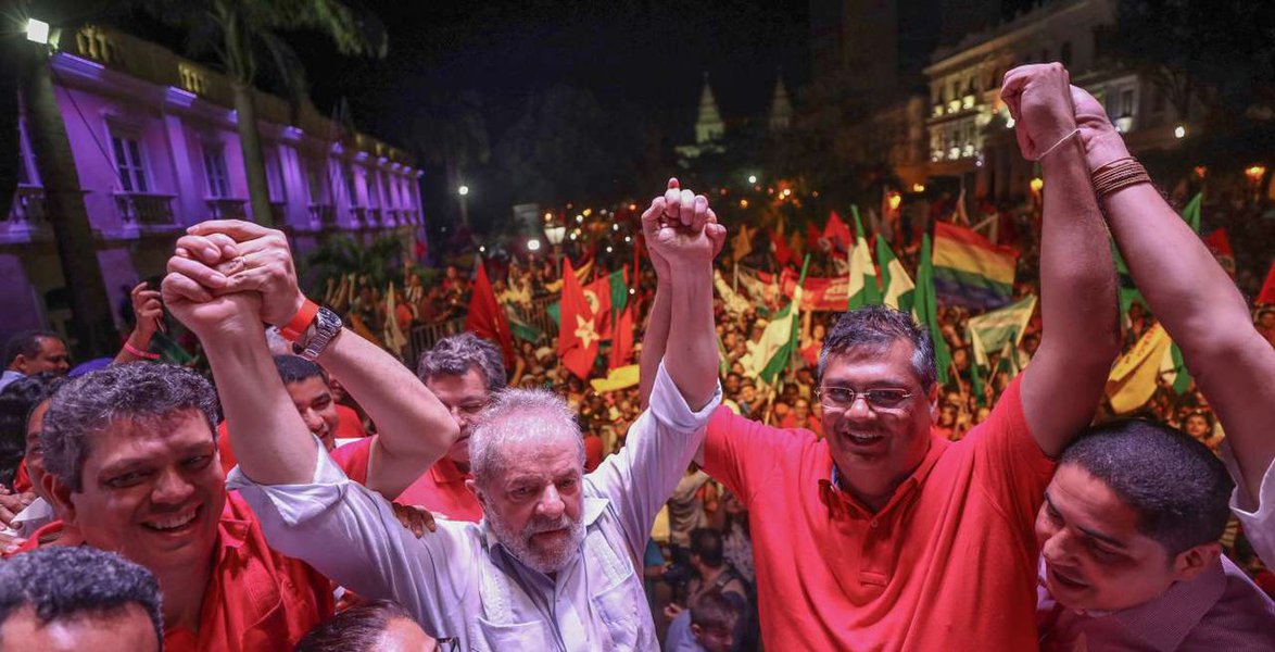Vice-presidente nacional do PT, Márcio Macedo resume a caravana do ex-presidente Lula pelo Nordeste em três palavras: amor, gratidão e esperança; a ideia era passar por 25 cidades, mas a passagem de Lula pelo Nordeste ganhou proporções imensas e a caravana atingiu 60 localidades
