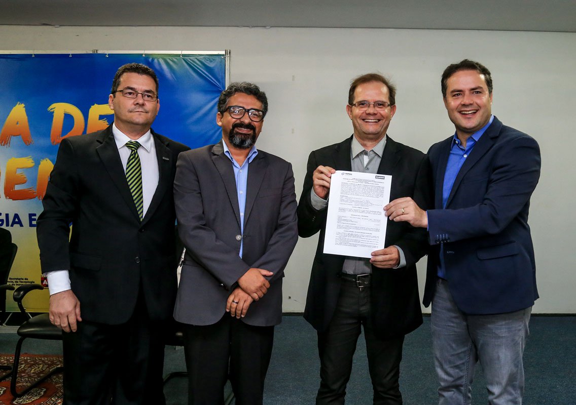O governador Renan Filho assina, nesta sexta-feira (17), a concessão de incentivos para três diferentes empresas; os benefícios vão garantir a instalação da indústria New Plast Indústria e Comércio de Embalagens; a RM Oliveira, empresa alagoana especializada na fabricação e comercialização de tintas, texturas e massas contará com incentivos fiscais e locacionais; também haverá autorização para renovação de benefícios para a Multinacional Pepsico