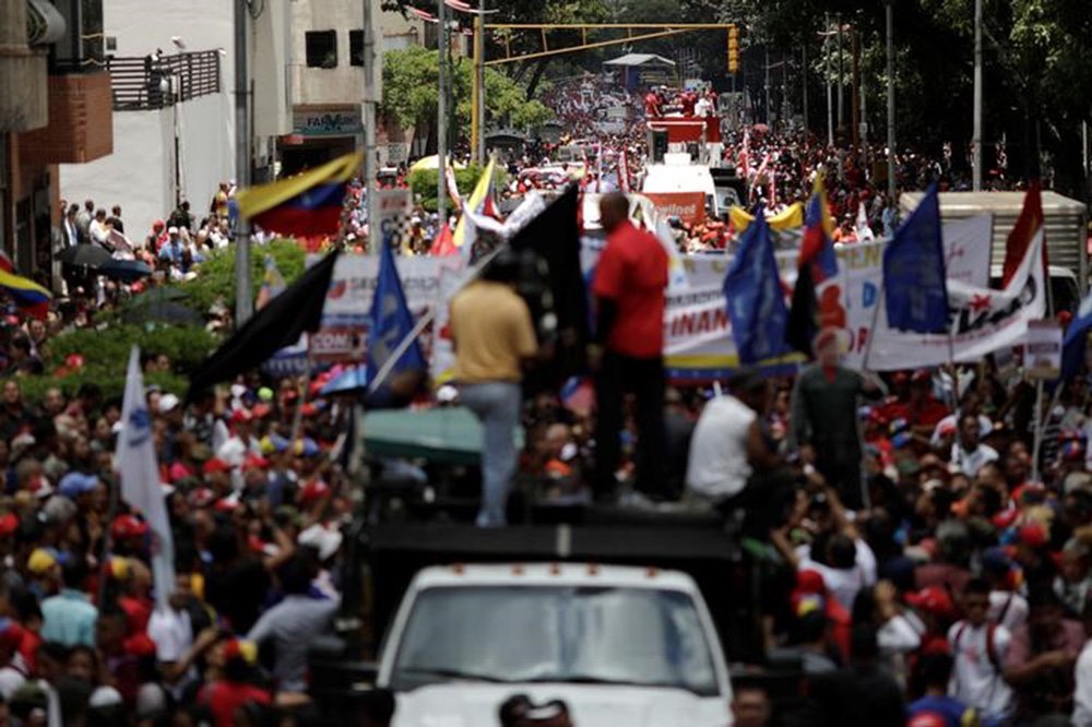 Manifestantes pró-governo fazem passeata em Caracas 7/8/2017 REUTERS/Ueslei Marcelino