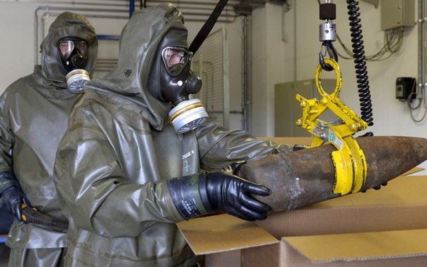 Rússia destruiu n seu último lote de armas químicas em uma cerimônia que foi acompanhada por uma delegação da Organização Internacional para a Proibição das Armas Químicas (Opaq); "Se pode dizer, sem criar alarde, que é realmente um acontecimento histórico, levando em conta os arsenais de armas químicas que herdamos dos tempos soviéticos, com os quais poderíamos destruir várias vezes toda a vida da Terra", disse o presidente Vladimir Putin