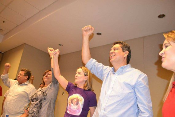 Secretário nacional de Finanças e Planejamento do PT, Márcio Macêdo, comemorou a eleição da senadora Gleisi Hoffman (PR) para presidir alegenda pelos próximos dois anos; Macêdo, que desistiu da disputa em nome da unidade partidária, afirmou que a vitória de Gleisi "entrará para a história da política brasileira, pois o maior partido do país elegeu uma presidenta"