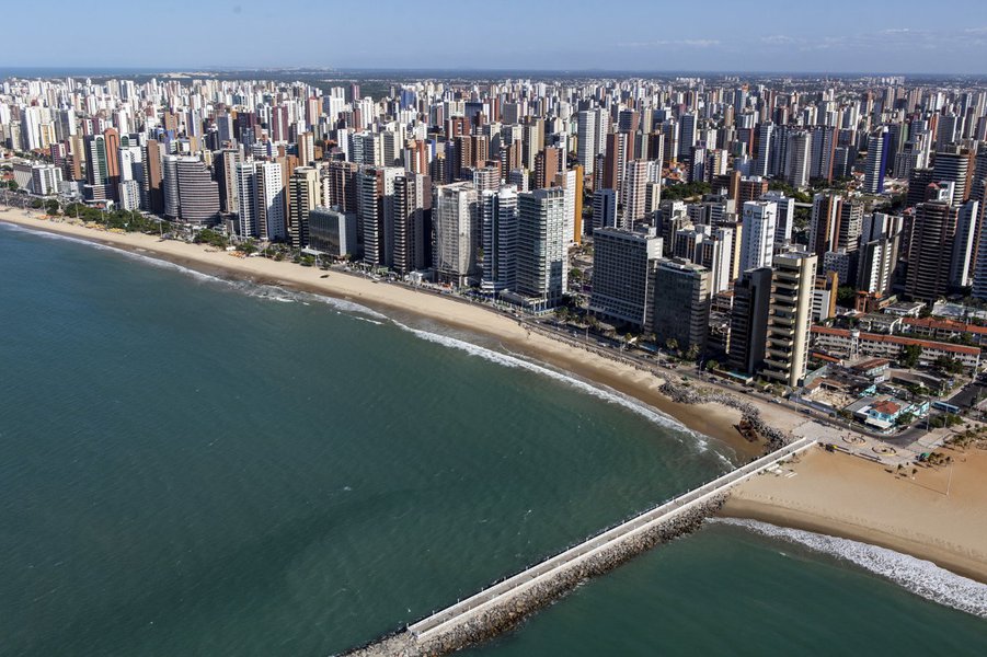 De acordo com pesquisa da Secretaria do Turismo do Ceará (Setur), a taxa de ocupação hoteleira de Fortaleza está em 90,4% neste feriado. No Ceará, o índice é de 80,6%, liderado por Jericoacoara (94%), seguido por Canoa Quebrada (91,2%), Guaramiranga (84%), Cumbuco (78,9%), Porto das Dunas (70%) e Praia das Fontes/Morro Branco (65,9%)