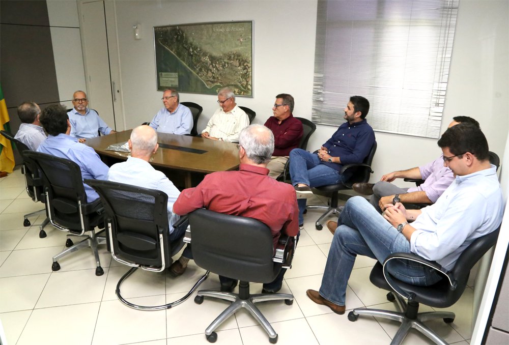 Na manhã desta terça-feira (29), o prefeito de Aracaju, Edvaldo Nogueira (PCdoB-SE) apresentou o plano estratégico da cidade, com foco no Plano de Obras para a capital; na reunião com a direção do Sindicato da Indústria da Construção Civil de Sergipe (Sinduscon-SE),o prefeito comentou sobre a retomada de 21 obras, orçadas em R$ 290 milhões