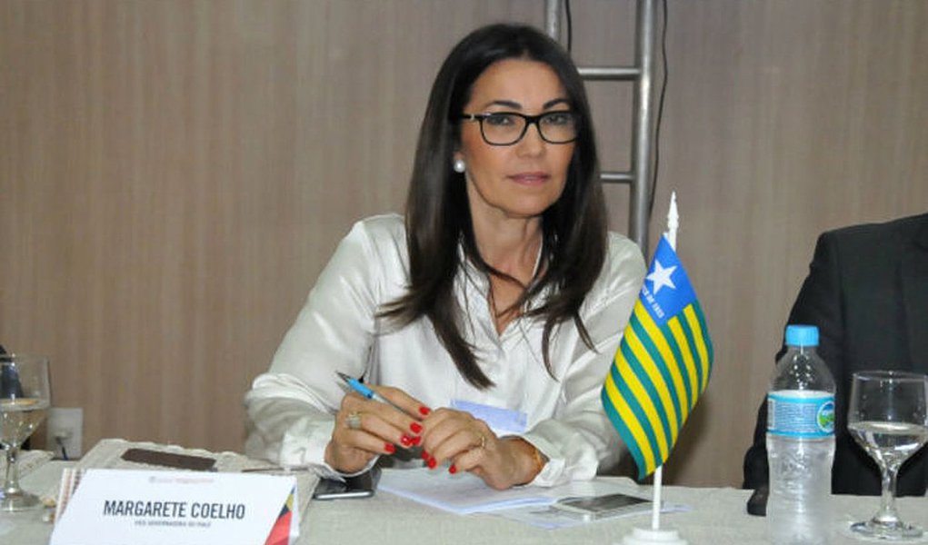 "Não é colocando faca no pescoço do governador que se viabiliza indicação de vice na chapa majoritária", disse a vice-governadora Margarete Coelho (PP); ela permaneceu calada em relação à definição de quem será o candidato a vice-governador em 2018; a progressista reagiu ao que considera "chantagem" do PMDB, à troca de farpas na mídia, onde o que não falta é interesse; "A candidatura majoritária não deve ser fruto de imposições ou de vontade pessoal. Se meu nome contribuir para a consolidação de uma aliança eleitoral com amplo apoio político e popular, estarei à disposição para seguir na chapa", avisou; por Paulo Pincel, Meia Palavra (Piauí Hoje)