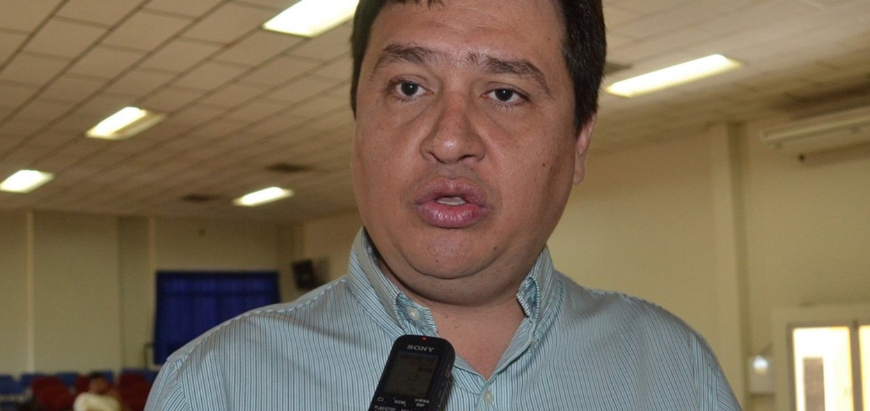 Com a finalidade de fomentar o desenvolvimento econômico e social do Piauí, o governo estadual, por meio da Secretaria do Desenvolvimento Econômico e Tecnológico (Sedet), amplia a estrutura do Distrito Industrial, no município de Picos, com a proposta de instalar mais de 40 empresas no local; o lançamento da nova estrutura será no dia 20 deste mês; de acordo com o secretário do Desenvolvimento Econômico e Tecnológico, Nerinho, o novo espaço terá uma área de 93 hectares, onde será instalada uma moderna infraestrutura, com a realização de pavimentação adequada para o trânsito de veículos de grande porte, iluminação, aterro sanitário e regularização dos lotes a preço subsidiados, além dos benefícios do incentivo fiscal, que as empresas participantes têm direito