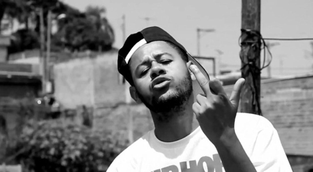 Depois de ser atacado nas redes pelo MBL, rapper Emicida não deixou barato e mandou um recado ao grupo liderado por Kim Kataguiri; o artista apontou ainda o "patrocinio de umas fontes duvidosas e corruptas" do grupo; reportagem da Fórum