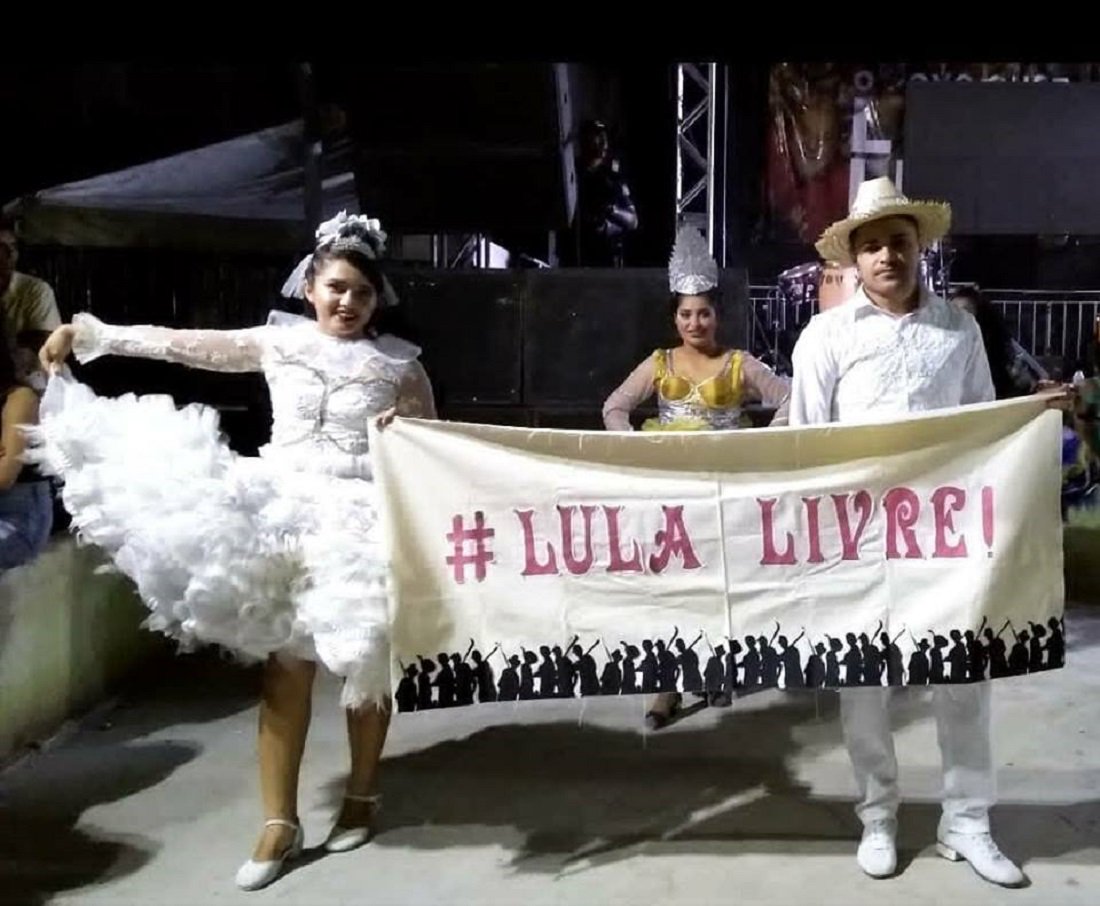 Neste final de semana, o Assentamento Monte Alegre, em Tamboril, no Ceará, realizou o seu tradicional Festival de Quadrilhas Juninas da Reforma Agrária. Durante o festival, jovens brincantes dançaram com uma faixa pedindo a liberdade do ex-presidente Lula