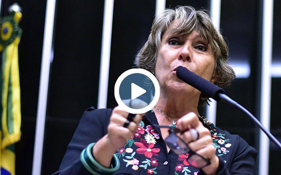 Vítima de calúnia e de um vídeo difamatório publicado na internet, a deputada Érika Kokay (PT-DF) promete acionar na Justiça quem editou e distorceu seu discurso, acusando-a de defender o incesto; a fala, obtida em uma palestra proferida por Érika na Associação dos Professores do Paraná, foi colocada fora de contexto propositalmente