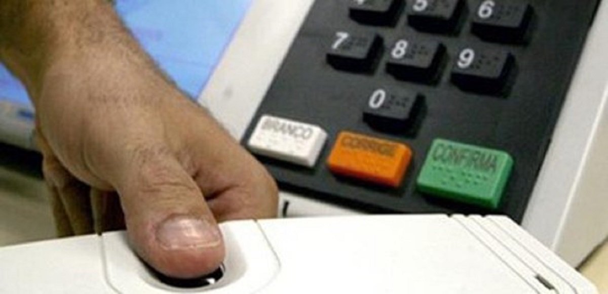 O Ceará já possui o total de 61% de eleitores cadastrados, buscando cumprir a meta diária de 8.550 atendimentos. A meta é cadastrar até maio de 2018 o percentual de 75% do eleitorado em todo o estado. Na capital, foi atingido o índice de 30%, totalizando 525.317 eleitores com biometria
 