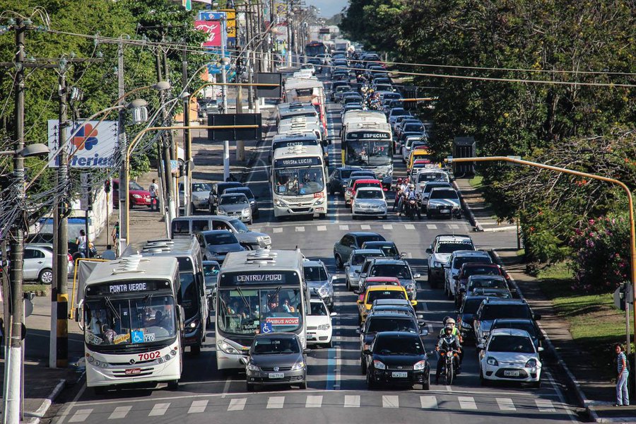 Em sete meses, as quatro empresas que operam transporte coletivo em Maceió registraram 310 assaltos; no mesmo período, em comparação com 2016, foram notificadas 1.109 ocorrências; áreas mais atingidas pelos assaltos na capital são os bairros do Vergel do Lago, Levada, Mangabeiras, Feitosa e Jacintinho