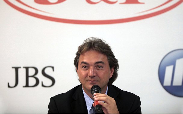 Empresário Joesley Batista presta depoimento na manhã desta quarta-feira, 21, na Superintendência da Polícia Federal em Brasília; empresário foi visto chegando ao local por volta de 9h, acompanhado de advogados e entrou sem falar com a imprensa; depoimento do empresário acontece um dia depois que a Polícia Federal divulgou relatório em que aponta várias evidências de que Michel Temer praticou corrupção "com vigor"