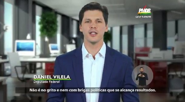 Começou a rodar ontem na televisão a pílula política do deputado federal Daniel Vilela (PMDB), que é pré-candidato ao governo; logo no começo há uma crítica ao senador Ronaldo Caiado (DEM), concorrente de Daniel pelo apoio do PMDB; o filho de Maguito afirma que “não é com grito nem com brigas políticas que se alcançam resultados”; Caiado coleciona brigas históricas com colegas de Senado, ministros e rivais