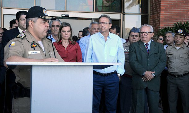 O governo do Tocantins entregou 34 novas viaturas para a Segurança Pública do Estado; em solenidade na Ala Sul do Palácio Araguaia, o governador Marcelo Miranda destacou os desafios do setor e determinou mais celeridade para realização do concurso público da Polícia Militar (PM)