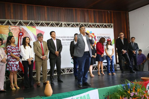 Governador Flávio Dino participou da abertura do 3º Seminário Estadual de Educação do Campo no Maranhão, realizado no Convento das Mercês; o evento, retomado pelo Governo do Estado após 10 anos, teve como um dos destaque o anúncio da realização de concurso público para educadores do campo, com previsão de atendimento de escolas da zona rural, de comunidades quilombolas e indígenas; “Em 2018, vocês podem se preparar, vamos fazer o concurso específico para educação no campo, incluindo a previsão de vagas para escolas quilombolas e indígenas”, afirmou o governador