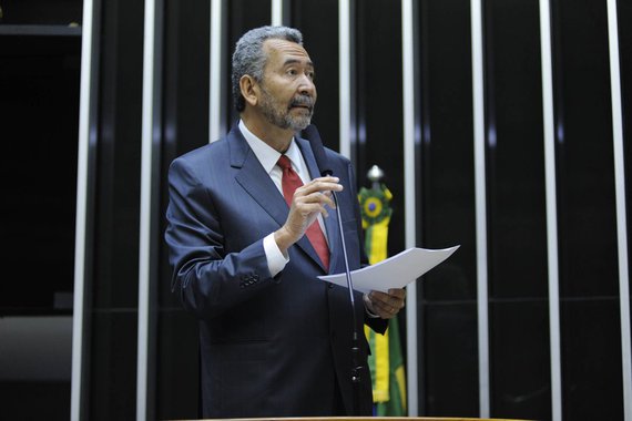 O presidente da Comissão de Direitos Humanos da Câmara, deputado Paulão (PT-A), defendeu a iniciativa de organizações da sociedade civil de denunciar, à Organização dos Estados Americanos (OEA), violações aos direitos dos povos indígenas do Brasil que têm sido patrocinadas pelo governo Michel Temer; entidades vão entregar, em Buenos Aires, durante uma audiência com o secretário-executivo da Comissão Interamericana de Direitos Humanos (CIDH), Paulo Abrão, documento em que são enumeradas as diferentes violações