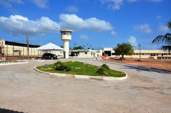 Dados do Sistema de Informações Penitenciárias mostram que, em 2014, o estado fechou o ano como primeiro no ranking de óbitos intencionais, com 47,5% da taxa de homicídios, seguido pelo Piauí, com 31,4%; de 24 homicídios registrados em 2014, o Maranhão fechou 2015 com uma redução de 75% na taxa de mortes dentro de presídios, registrando seis ocorrências; em 2017, governo encerrou o primeiro trimestre sem nenhum registro de óbito por homicídio