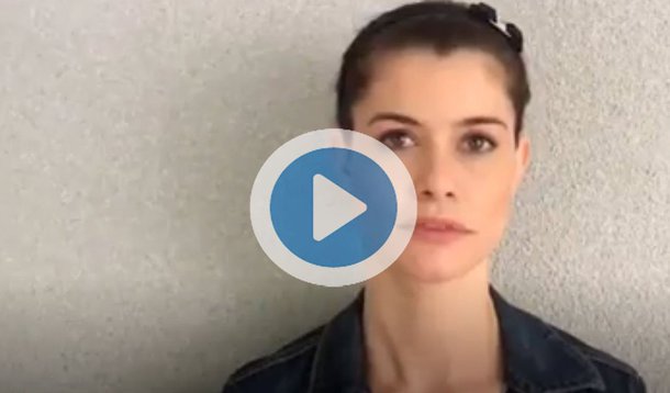 Em vídeo, a artista diz ser "inaceitável" o "corte de recursos para a ciência", a "reforma da previdência", "Aécio no Senado", "trabalho escravo", o "preconceito, o racismo, o machismo" e a denúncia contra Temer por formação de quadrilha; ela convoca para ato hoje às 18h na Candelária, no Rio, para pressionar deputados a votarem contra Temer; assista