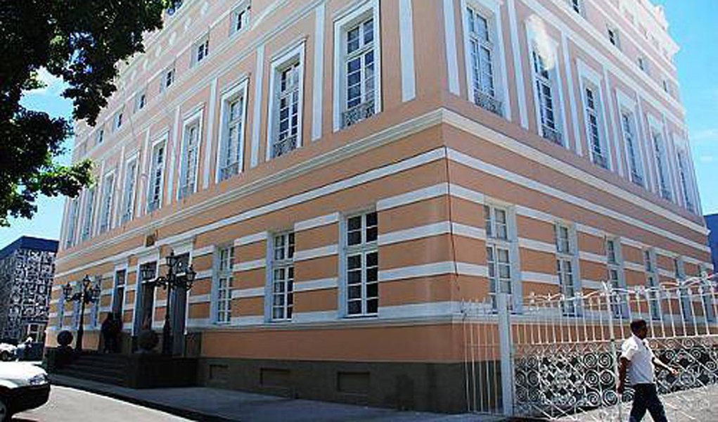 Os valores do duodécimo dos Poderes serão revistos e terão incremento; a proposta enviada pelo governo de Alagoas é de aproximadamente 4,98% em relação ao ano passado; a expectativa é de que a Lei Orçamentária Anual (LOA) para o exercício de 2018 seja votada no próximo dia 27, pela Assembleia Legislativa de Alagoas (ALE); maior aumento será concedido ao Tribunal de Justiça