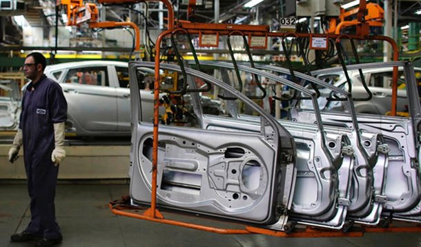 Produção industrial brasileira fechou o mês de outubro deste ano com crescimento de 5,3% em relação a outubro do ano passado, registrando a sexta taxa consecutiva de crescimento nesta base de comparação; Pesquisa Industrial Mensal – Produção Física Brasil, do Instituto Brasileiro de Geografia e Estatística (IBGE), também aponta que o crescimento da indústria em outubro foi de 0,2%
