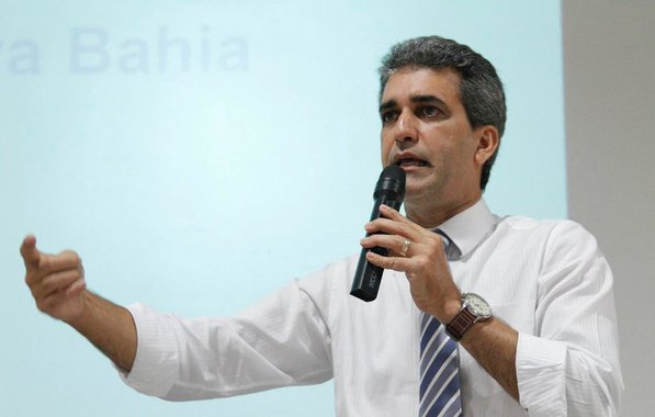 Em resposta ao ministro do Supremo Gilmar Mendes, que disse que o Tribunal Superior do Trabalho (TST) é "um laboratório do PT", o deputado federal Robinson Almeida classificou a manifestação do ministro como "absurda"; Almeida diz que Gilmar é "politiqueiro de direita", e enfatiza que "suas relações com Temer e a agenda do golpe, comprometem a imparcialidade de um juiz do Supremo Tribunal Federal"; o deputado diz ainda que "ao atacar o TST, Mendes está a defender a reforma trabalhista e a terceirização. Esse é o sentido político da sua intempestiva manifestação"