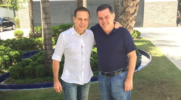 O prefeito de São Paulo, João Doria, afirmou que o governador Marconi Perillo é um exemplo de homem público para o Brasil por sua eficiência, correção e determinação à frente da administração estadual; "E Marconi Perillo, um exemplo de político brasileiro, um exemplo pra mim, que recém ingressei na vida pública. Este é o meu exemplo, o meu parâmetro daquilo que eu desejo ser. Eficiente, correto, verdadeiro, humano e determinado. Um exemplo para o Brasil. Marconi Perillo", afirmou, ao falar sobre o governador goiano