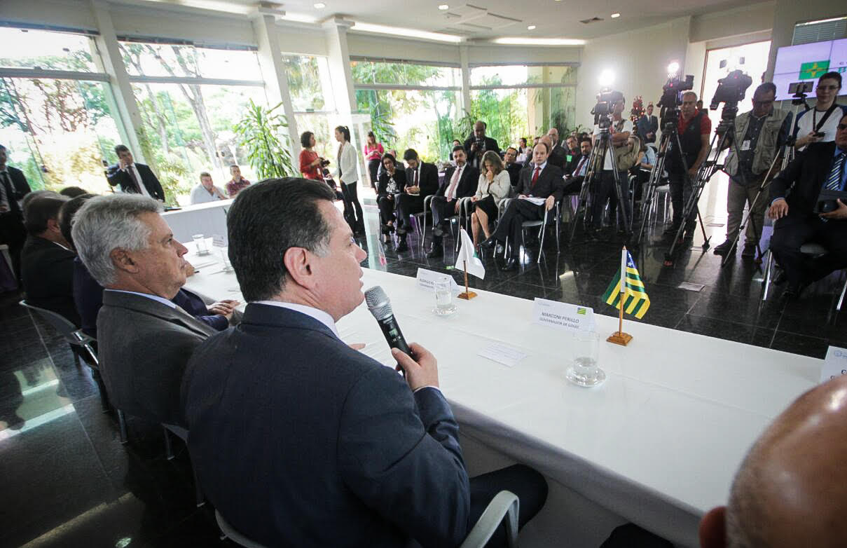 Os governadores do Brasil Central destacaram nesta quarta-feira 6, durante reunião em Brasília, a liderança estratégica de Marconi Perillo nas conquistas alcançadas pelo bloco em seus três anos de fundação, com destaque para a retomada do crescimento econômico e maior participação dos Estados e do Distrito Federal na divisão das receitas da União