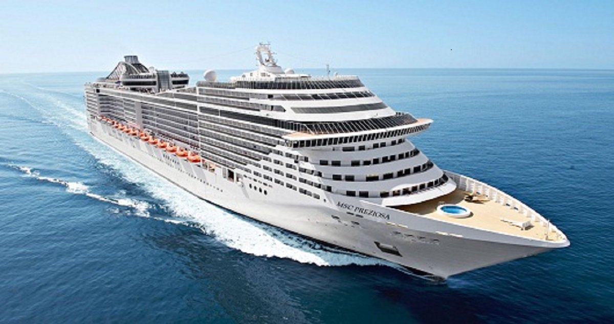 Aportou hoje (18), em Fortaleza, o navio MSC Preziosa, que trouxe mais de 4 mil visitantes (3.412 passageiros e 1.282 tripulantes). O cruzeiro é o último da temporada, que recomeça em outubro.  Só este ano, o Ceará recebeu nove cruzeiros, totalizando quase 11 mil visitantes. Até o fim do ano, devem chegar mais dez cruzeiros