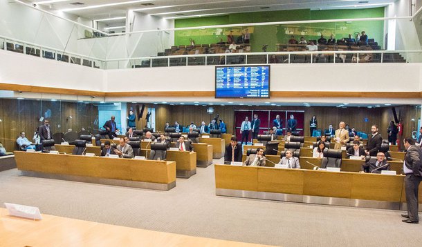 O Plenário da Assembleia Legislativa aprovou Projeto de Lei Complementar que cria o Instituto de Previdência dos Servidores do Estado do Maranhão (IPREV), sob a forma de autarquia estadual, vinculado à Secretaria de Estado da Gestão e Previdência (Segep); na mensagem, o governador Flávio Dino afirma que, antes de elaborar o projeto, o Executivo fez pesquisa em outros Estados e verificou que o Maranhão se diferencia da maioria e que “o atendimento dessa demanda fortalecerá as ações da área da Seguridade Social, tornando-as mais dinâmicas e eficientes, com foco na garantia do equilíbrio financeiro e atuarial do Regime Próprio de Previdência Social dos Servidores Públicos 