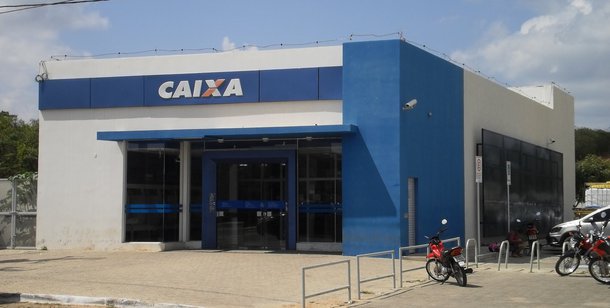 O Sindicato dos Bancários do Ceará organiza protesto contra o desmonte da Caixa articulado pelo governo Temer na próxima quarta-feira (16), na agência da Praça do Ferreira, no Centro de Fortaleza. Segundo a entidade, o ato é em repúdio ao fechamento de unidades, descomissionamentos, ataque ao plano de Saúde Caixa, entrega do FGTS para os bancos privados, entre outras medidas