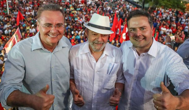 A decisão de retomar a aliança com o PMDB, um ano depois de deixar o governo Renan Filho (PMDB), divide as correntes internas que fazem parte do PT de Alagoas. O Diretório Municipal do PT de Maceió, por exemplo, vai realizar uma plenária com os militantes da capital para debater a decisão da Comissão Executiva Estadual do partido que aprovou, por 9 votos à 7, "autorizar imediatamente as negociações para o retorno ao Governo de Renan Filho". O professor Luizinho, também membro da Executiva Estadual, afirmou ao Blog Cada Minuto, que várias forças que integram o partido são contra a entrada do PT no governo Renan Filho