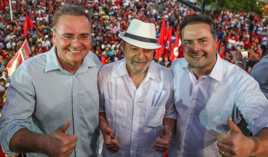 A decisão de retomar a aliança com o PMDB, um ano depois de deixar o governo Renan Filho (PMDB), divide as correntes internas que fazem parte do PT de Alagoas. O Diretório Municipal do PT de Maceió, por exemplo, vai realizar uma plenária com os militantes da capital para debater a decisão da Comissão Executiva Estadual do partido que aprovou, por 9 votos à 7, "autorizar imediatamente as negociações para o retorno ao Governo de Renan Filho". O professor Luizinho, também membro da Executiva Estadual, afirmou ao Blog Cada Minuto, que várias forças que integram o partido são contra a entrada do PT no governo Renan Filho