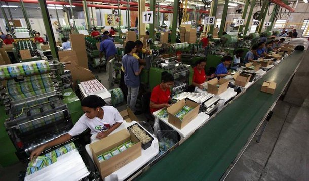 Mercado financeiro espera um crescimento maior da economia neste ano. A estimativa para a expansão do Produto Interno Bruto (PIB), a soma de todos os bens e serviços produzidos no país, subiu de 0,73% para 0,89% este ano, e de 2,58% para 2,60% para 2018; segundo o boletim Focus, do Banco Central (BC); estimativa para a inflação em 2017 caiu e a expectativa é que o Índice Nacional de Preços ao Consumidor Amplo (IPCA) termine o ano em 3,03%; contra projeção anterior de 3,06%