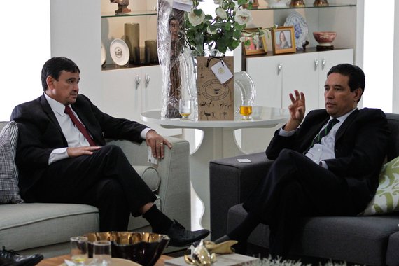 O governador Wellington Dias reuniu-se, no Palácio de Karnak, com o diretor e o executivo sênior do Banco de Desenvolvimento da América Latina (CAF), Victor Rico e José Rafael Neto; uma parceria foi firmada com o objetivo de conseguir recursos de U$ 200 milhões para investimentos em saneamento básico no Piauí; a pretensão é que os recursos sejam implantados em duas etapas