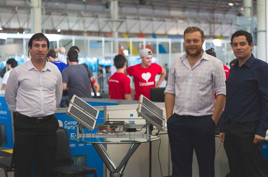 A Campus Party prorrogou para o dia 7 de julho as inscrições dos programas Campus Future e Startup &amp; Makers, inseridos na maior experiência tecnológica do mundo, que acontece em Salvador, entre os dias 9 e 13 de agosto próximos, na Arena Fonte Nova; por articulação da Secretaria da Ciência, Tecnologia e Inovação do estado, o evento chega à Bahia pela primeira vez; com todos os ingressos esgotados com dois meses de antecedência, o evento ainda tem inscrições abertas para os seus mais importantes programas, como o Campus Future