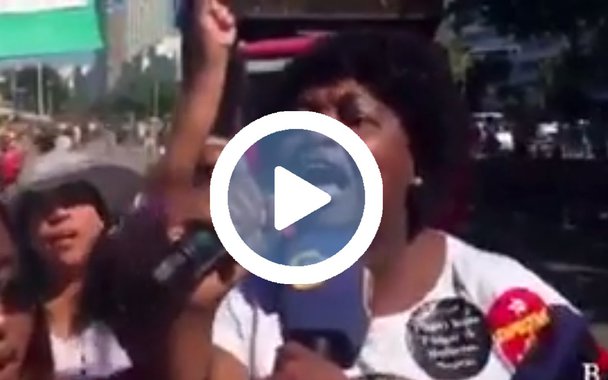 Manifestação na orla do Rio de Janeiro chama a atenção para a desigualdade e a discriminação vividas diariamente por mulheres negras em todo o País; Elas ocupam 1,6% das posições na gerência e 0,4% no quadro executivo das empresas - a situação só se inverte nas vagas de início de carreira ou com baixa exigência de profissional: negras são 57,5% de estagiárias e 58,2% das trainees