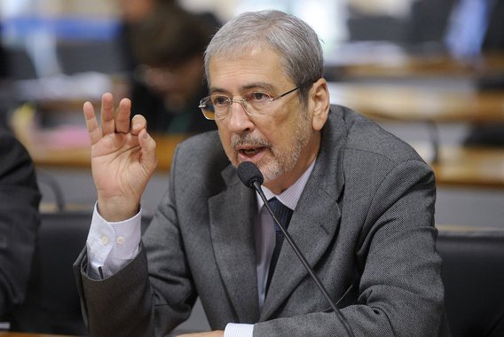 A direção nacional do PSDB determinou que o diretório municipal do partido em Salvador realize convenção para renovação do mandato dos seus membros; decisão foi tomada por descumprimento de uma ordem da direção estadual; o partido é controlado na capital baiana pelo ministro da Secretaria do governo Michel Temer (PMDB), Antonio Imbassahy