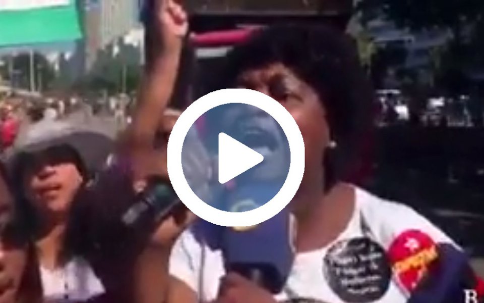 Manifestação na orla do Rio de Janeiro chama a atenção para a desigualdade e a discriminação vividas diariamente por mulheres negras em todo o País; Elas ocupam 1,6% das posições na gerência e 0,4% no quadro executivo das empresas - a situação só se inverte nas vagas de início de carreira ou com baixa exigência de profissional: negras são 57,5% de estagiárias e 58,2% das trainees