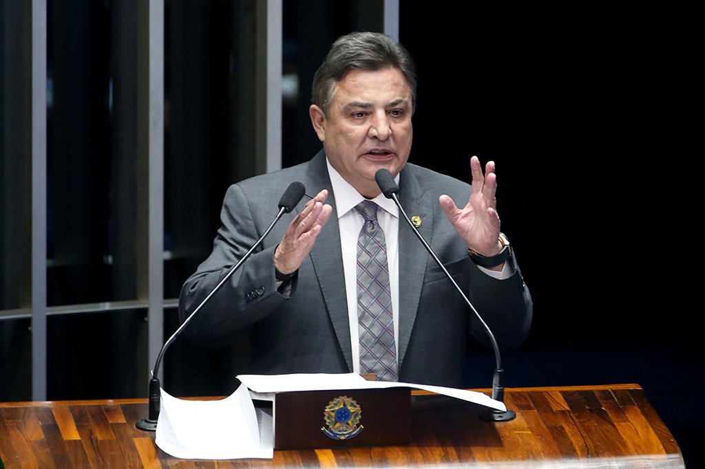 Brasília - Senador Zezé Perrella fala durante o quinto dia de julgamento final do processo de impeachment da presidenta afastada, Dilma Rousseff, no Senado.(Wilson Dias/Agência Brasil)
