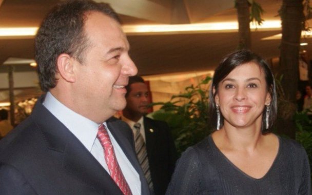 Juiz federal Marcelo Bretas determinou o bloqueio de R$ 224 milhões do ex-governador do Rio vde Janeiro Sérgio Cabral, da sua mulher Adriana Ancelmo e outros nove condenados no âmbito da Operação Calicute pelos crimes de lavagem de dinheiro e organização criminosa; "Decreto o perdimento do produto e proveito dos crimes, ou do seu equivalente, (...) até o limite requerido pela acusação, a saber, o valor de R$ 224 milhões", determinou Bretas 