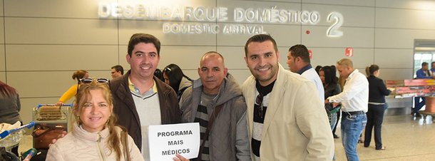 Os profissionais da ilha caribenha desembarcaram no Aeroporto Internacional Tancredo Neves, na Região Metropolitana de Belo Horizonte (RMBH), para a recomposição do Programa Mais Médicos em Minas; como explica a superintendente de Atenção Primária à Saúde da SES-MG, Ana Paula Medrado, essas médicas e médicos chegam paras preencher o quadro de profissionais de 42 municípios mineiros que solicitaram a manutenção do programa