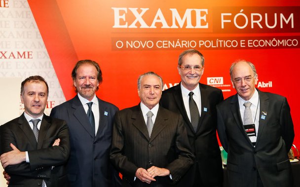 Para observadores europeus, 12 meses do governo Temer deixam legado de retrocessos no âmbito social e perda de confiança no sistema; "O Brasil está vivendo uma espécie de estado de exceção sob um manto de normalidade democrática", diz Gerhard Dilger, diretor da Fundação Rosa Luxemburgo no Brasil; para Kai Michael Kenkel, pesquisador associado do Instituto Alemão de Estudos Globais e Regionais (Giga), o legado do governo Temer deve ser "um retrocesso marcante no âmbito social e uma vertiginosa perda de soft power do Brasil no cenário internacional"