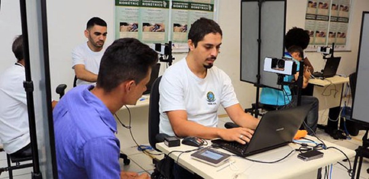 O Tribunal Regional Eleitoral do Ceará (TRE-CE) inaugura mais um posto de atendimento aos eleitores de Caucaia, nesta terça-feira (7). O novo posto funcionará  no Centro de Referência de Assistência Social Nova Metrópole, de segunda a sexta-feira, das 8 às 17 horas. O TRE vem realizando o recadastramento biométrico em Caucaia, que tem o segundo maior eleitorado do Ceará