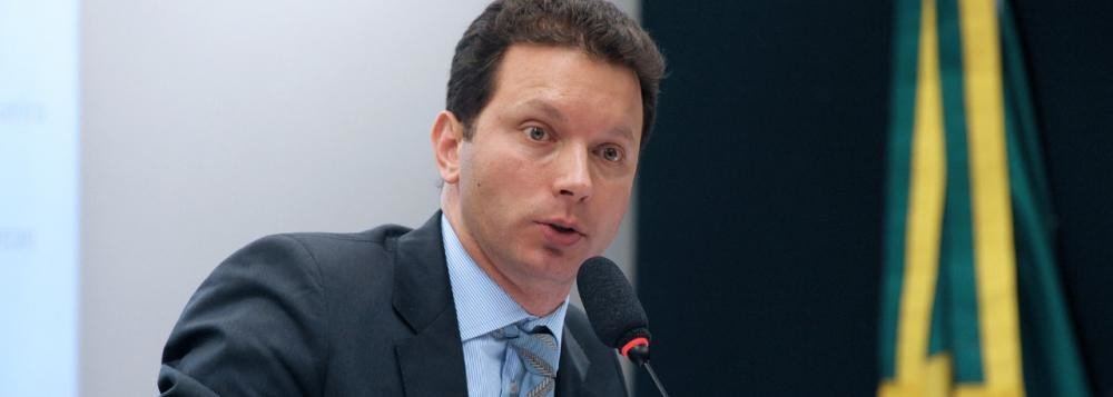 O prefeito de Porto Alegre, Nelson Marchezan Jr. (PSDB) encaminhou à Câmara de Vereadores o projeto que complementa a reforma administrativa proposta pelo Executivo por meio da Lei Complementar 810/2017; entre outras coisas, o projeto prevê a extinção do Departamento de Esgotos Pluviais (DEP) e do Gabinete de Desenvolvimento e Assuntos Especiais (Gades)