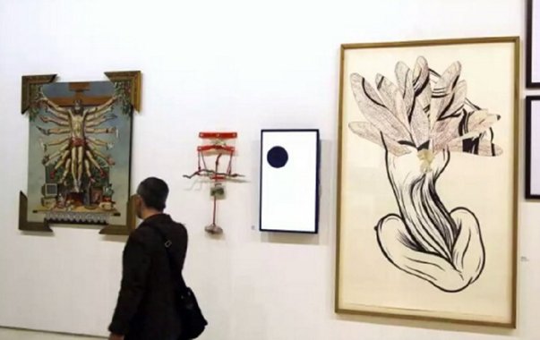 O Santander Cultural de Porto Alegre informou neste domingo que a exposição 'Queermuseu – Cartografias da Diferença na Arte Brasileira' foi cancelada; em cartaz desde agosto, a mostra deveria durar até outubro, mas foi encerrada por causa de grupos de direita que fizeram nesta semana "um virulento ataque nas redes sociais contra a exposição", segundo a Revista Forum