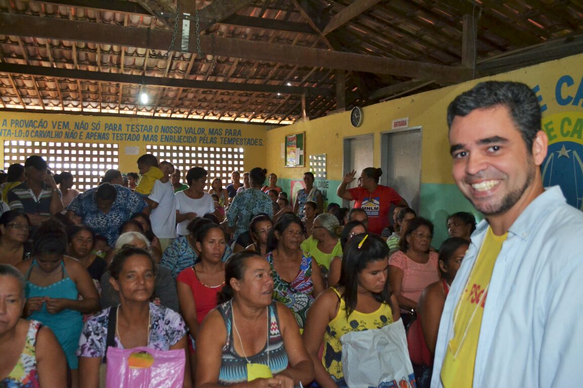 O diretório estadual do Partido Socialismo e Liberdade (Psol) vem se reunindo em Maceió objetivando a participação na eleição de 2018; nomes deverão ser apresentados para a disputa majoritário e proporcional com um foco maior na cidade de Arapiraca e demais cidades que integram as regiões do Agreste, Sertão e Baixo São Francisco; o professor universitário e presidente do diretório do partido na capital, Gustavo Pessoa está sendo articulado para disputar o governo do Estado