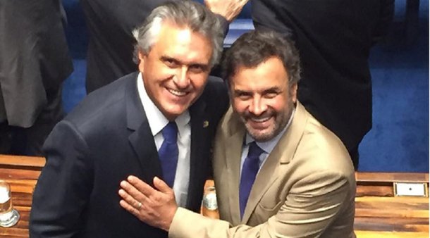 Daniela Schwery, uma das primeiras manifestantes a conclamar a população para ir às ruas contra a reeleição de Dilma Rousseff, afirma em que os senadores Aécio Neves (PSDB) e Ronaldo Caiado (DEM) financiaram e organizaram grupos pró-impeachment, como o MBL; "No começo houve um acordo ‘todo mundo com todo mundo’ para unir forças, ignorando nossas diferenças. Mas a cúpula dessa galera não era clara pras pessoas. E quem conduziu dessa maneira foi o Aécio junto ao Caiado, que fizeram um acordão para que o pedido de impeachment produzido pelo Helio Bicudo fosse adiante numa grande jogada"